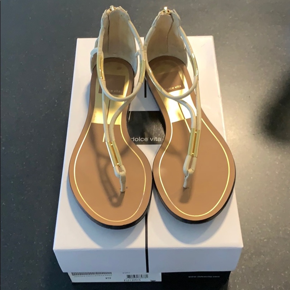 Dolce Vita size 6 “Mamie” flat sandals  (Vanilla)